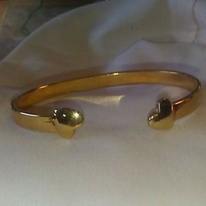 Gold Tone Heavy Weight Heart Bracelet